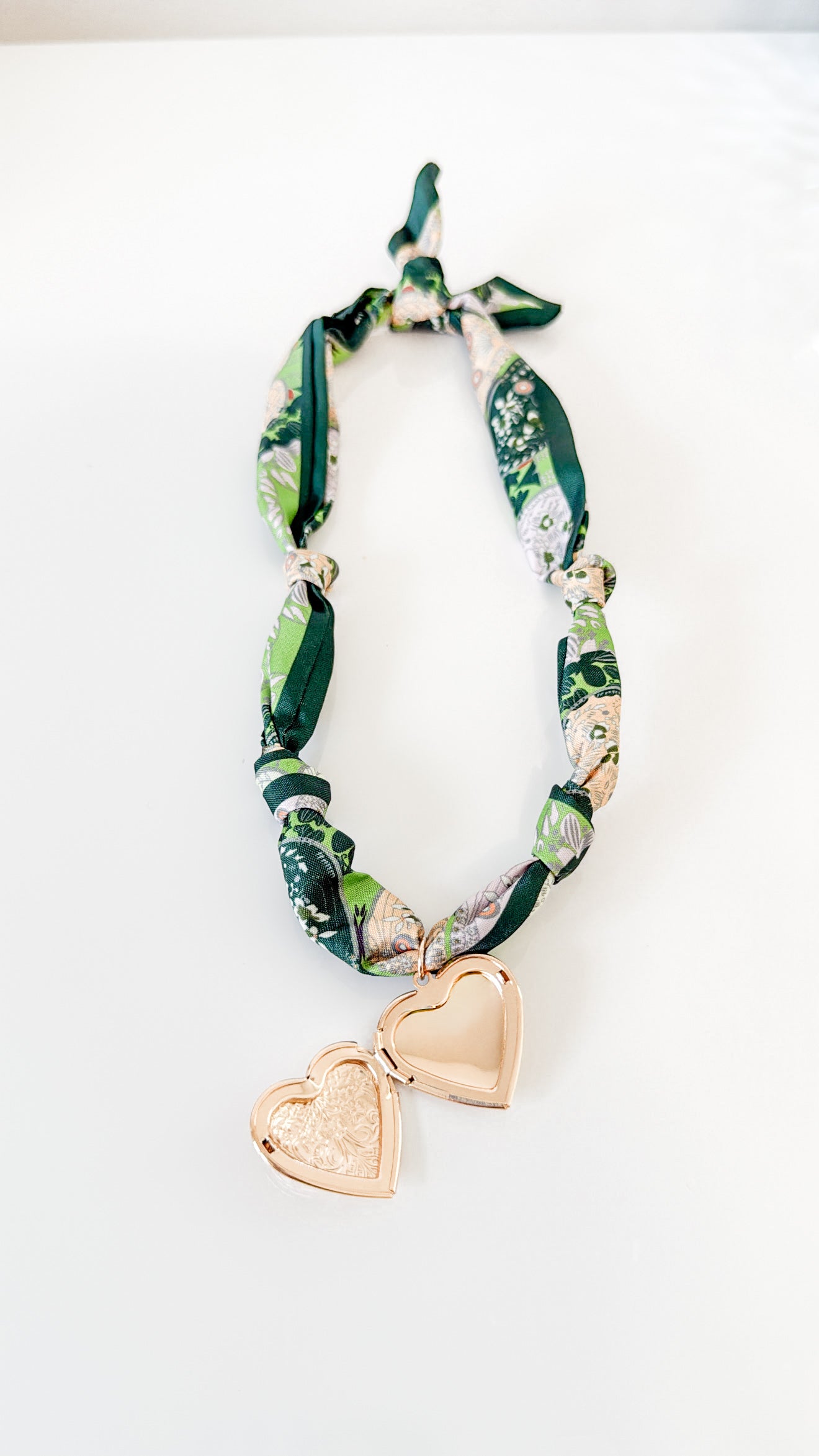 Black&Green Gold Locket Heart Scarf Necklace