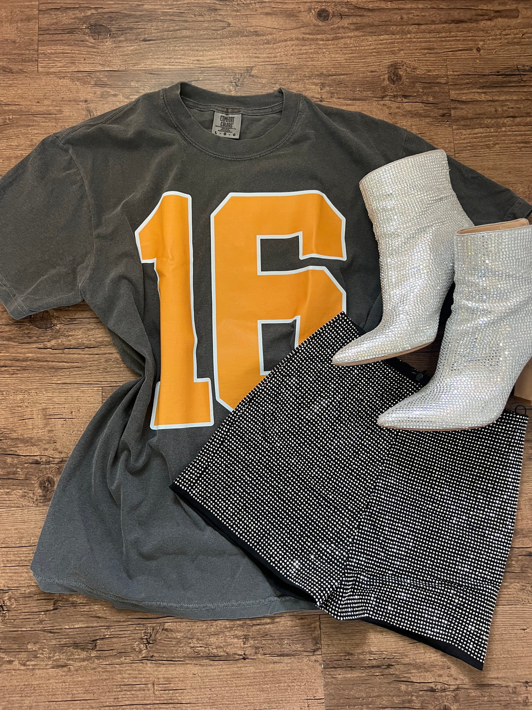 Sixteen Tee